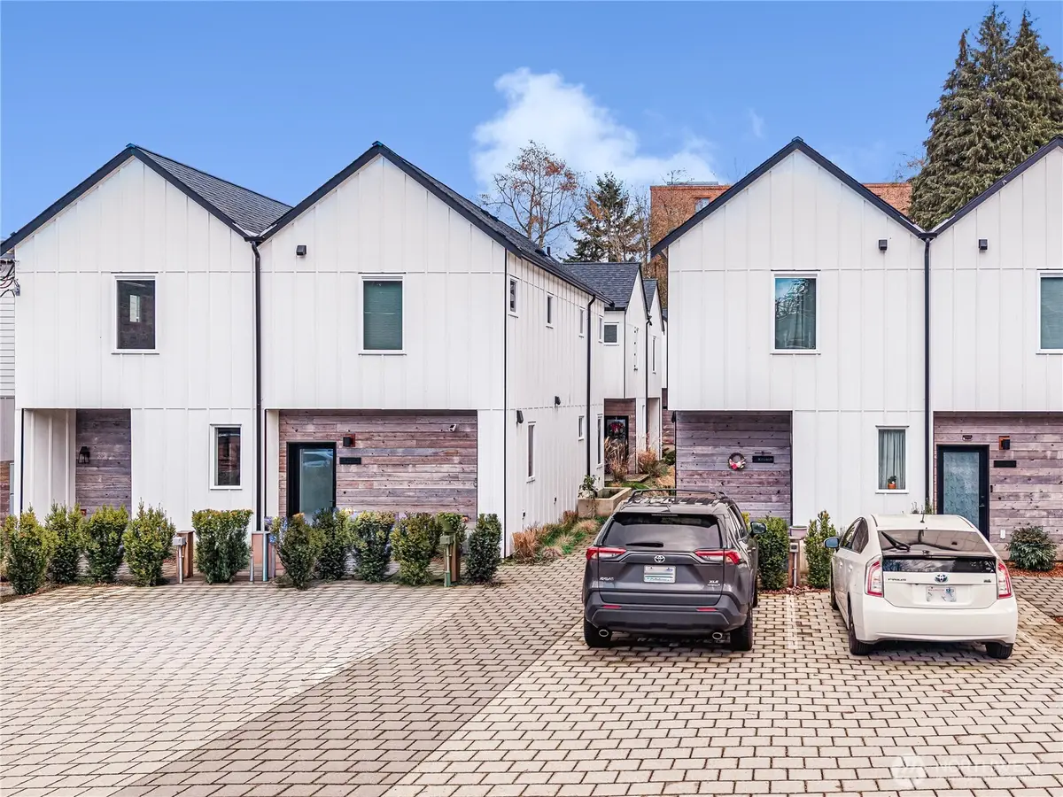 10350 Wallingford Avenue N #B, Seattle, WA 98133 - #1
