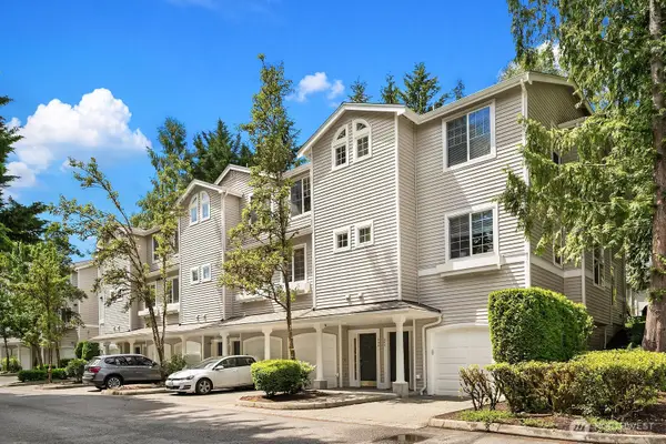 2020 132nd Avenue Se #204, Bellevue, WA 98005