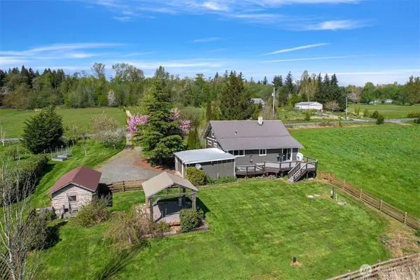 3073 Aldergrove Rd, Ferndale, WA 98248