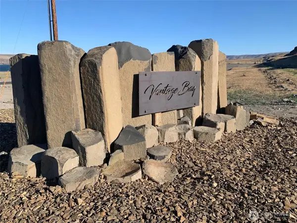 41 Basin Pointe Loop #71, Vantage, WA 98926
