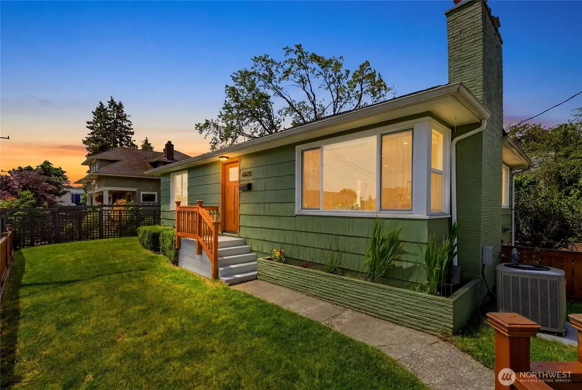 6825 Linden Avenue N, Seattle, WA 98103 - #1