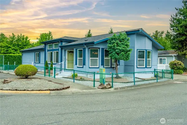 15400 SE 155th Place, Renton, WA 98058