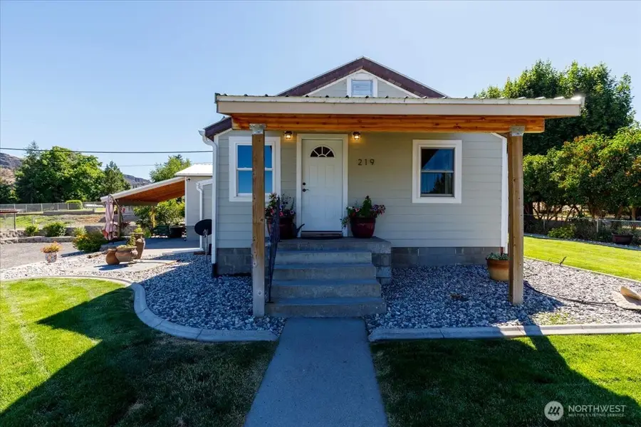 219 Washington Place, Electric City, WA 99123 - #2