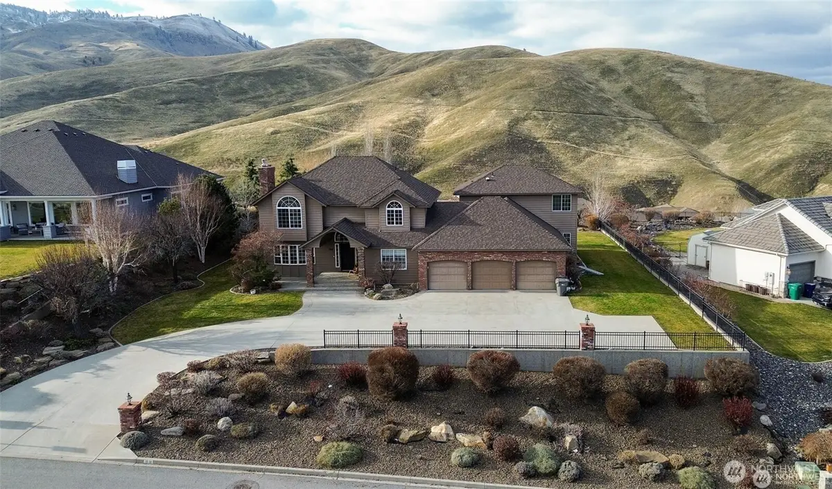 1918 Broadview, Wenatchee, WA 98801 - #1