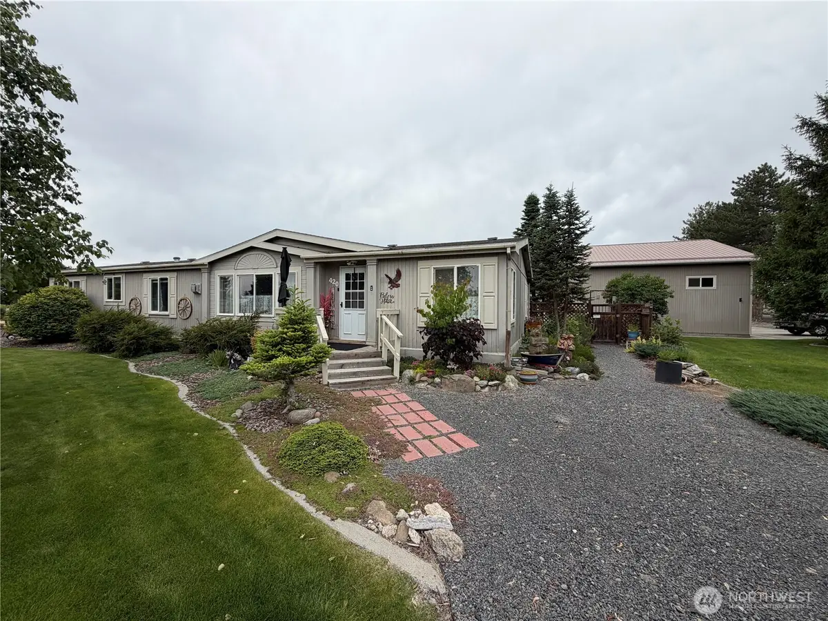 420 E Washington Street, Coulee City, WA 99115 - #1