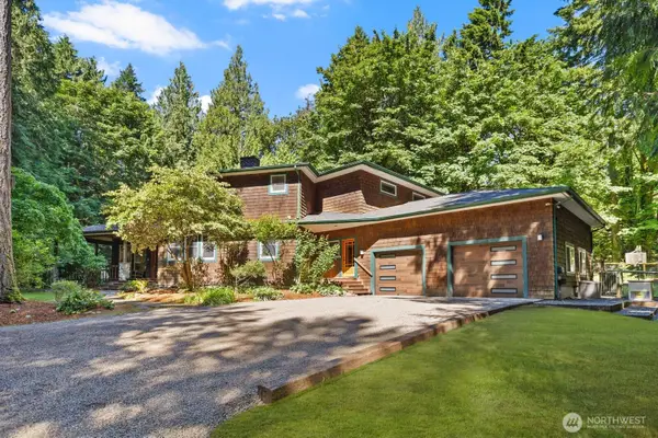 14677 Sivertson Road Ne, Bainbridge Island, WA 98110