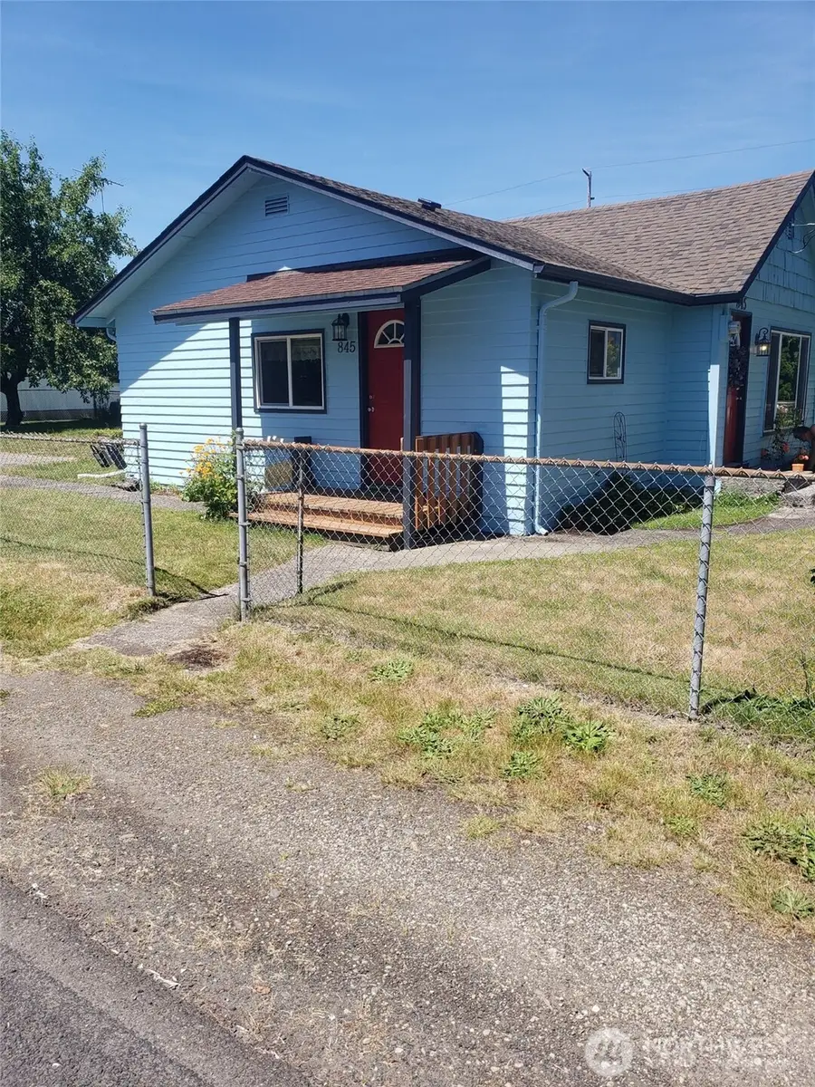 845 SW 3rd. Avenue, Castle Rock, WA 98611 - #2
