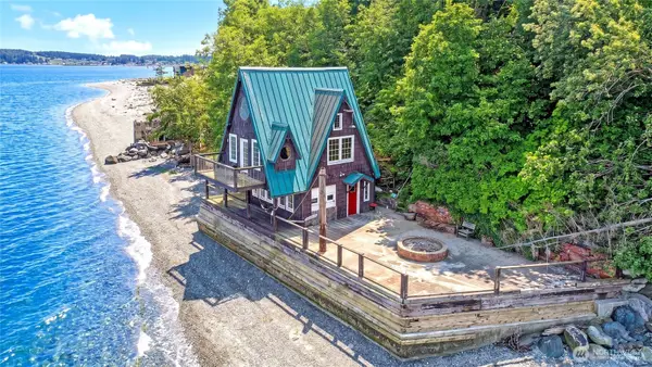 386 Shore B Drive, Camano Island, WA 98282