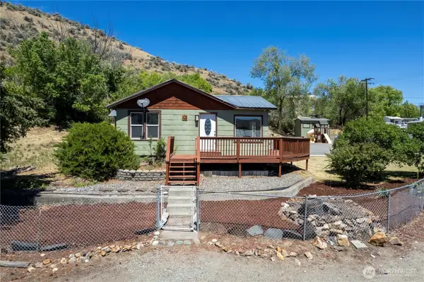410 W Bartlett Street, Omak, WA 98841