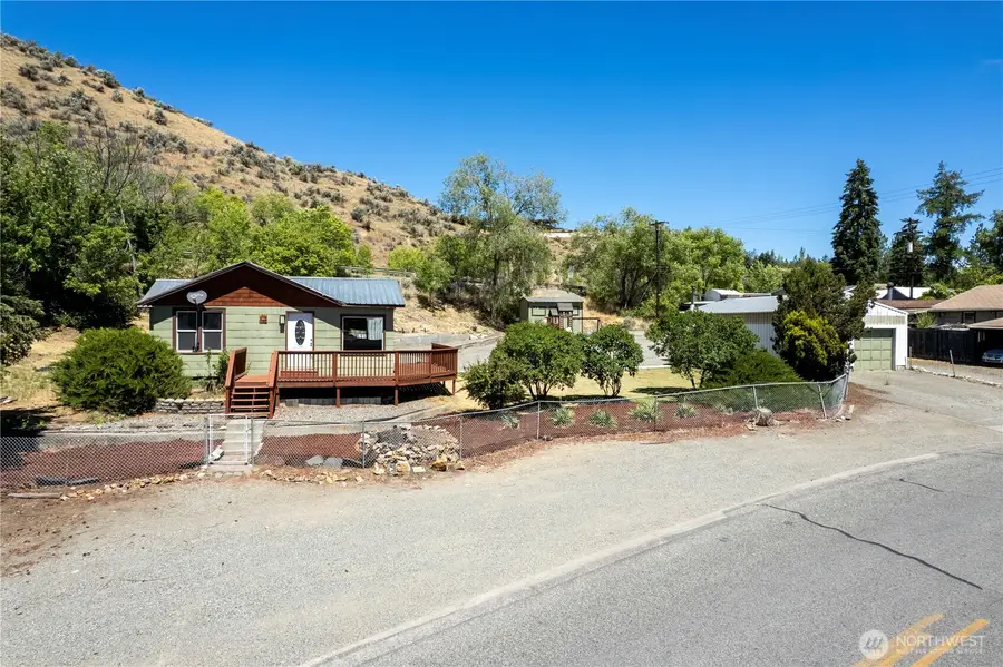 410 W Bartlett Street, Omak, WA 98841 - #2