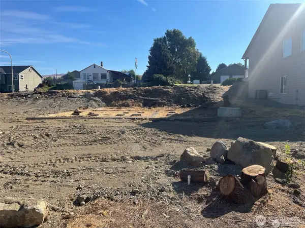 1058 Corum Circle #8 & 9, East Wenatchee, WA 98802