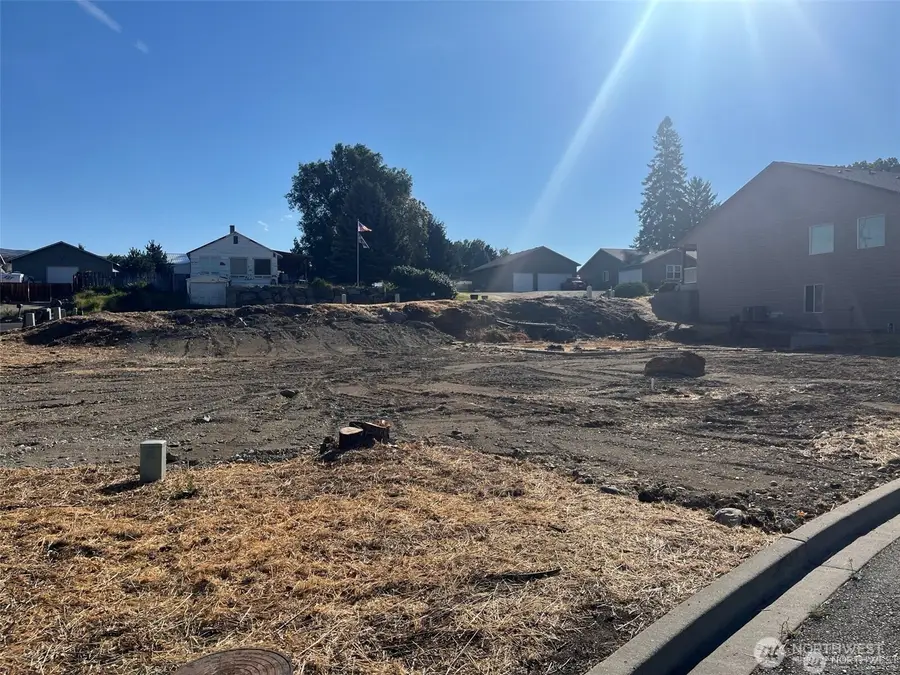 1058 Corum Circle #8 & 9, East Wenatchee, WA 98802 - #2