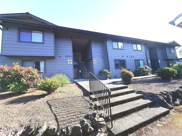 3590 Narrows View Lane Ne #102, Bremerton, WA 98310