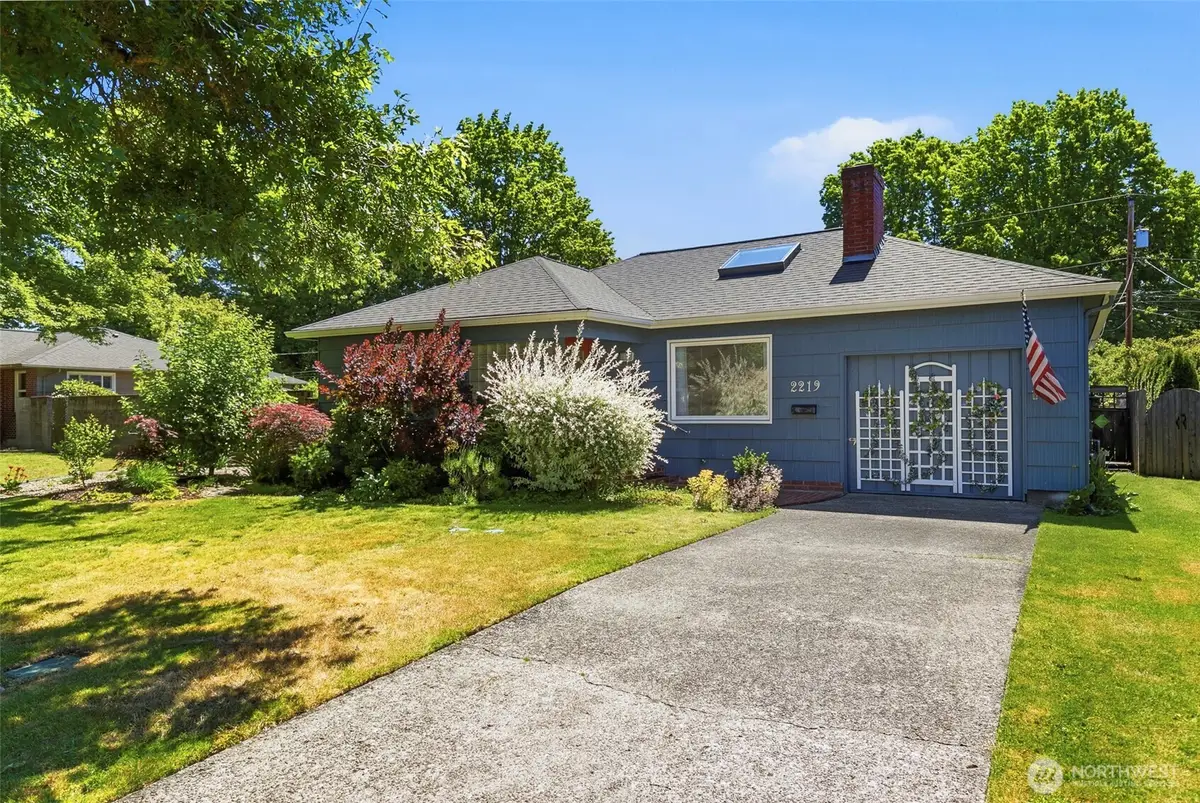 2219 Washington Way, Longview, WA 98632 - #1