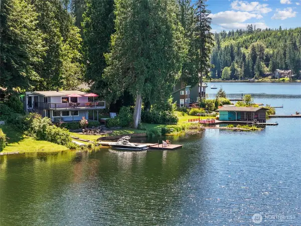 1012 S Lake Roesiger Road, Snohomish, WA 98290