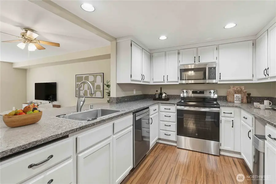 3941 226th Place Se #103, Issaquah, WA 98029 - #3