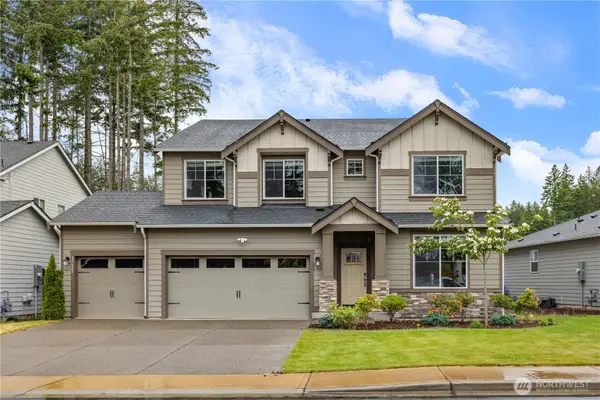 17621 Crossing Drive E, Puyallup, WA 98374