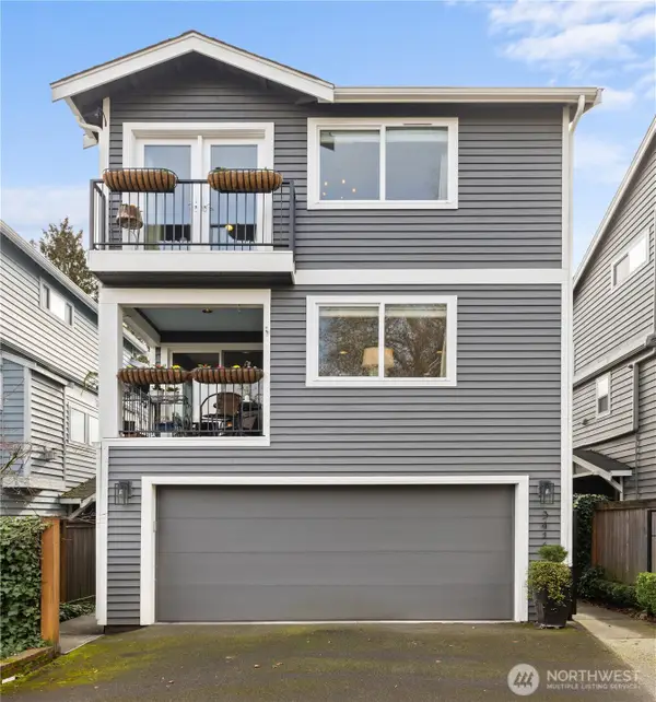 3414 33rd Avenue Sw, Seattle, WA 98126