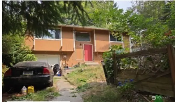 6885 E Cascade Drive, Port Orchard, WA 98366