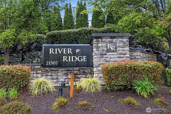21507 42nd Avenue S #E2, SeaTac, WA 98198