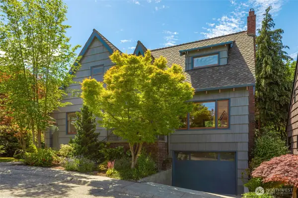 2501 Nob Hill Place N, Seattle, WA 98109