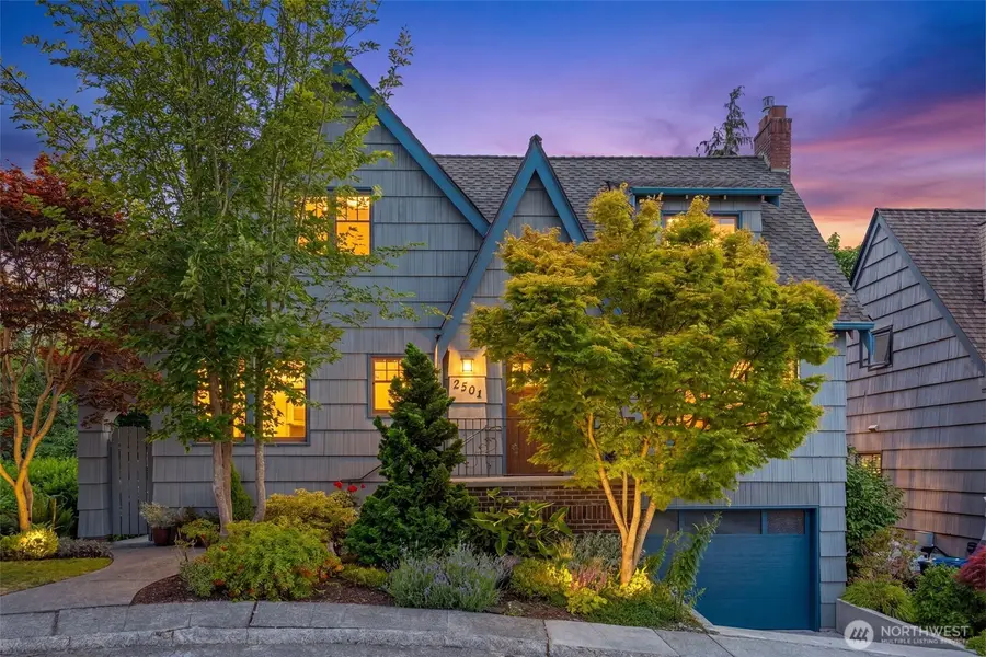 2501 Nob Hill Place N, Seattle, WA 98109 - #2