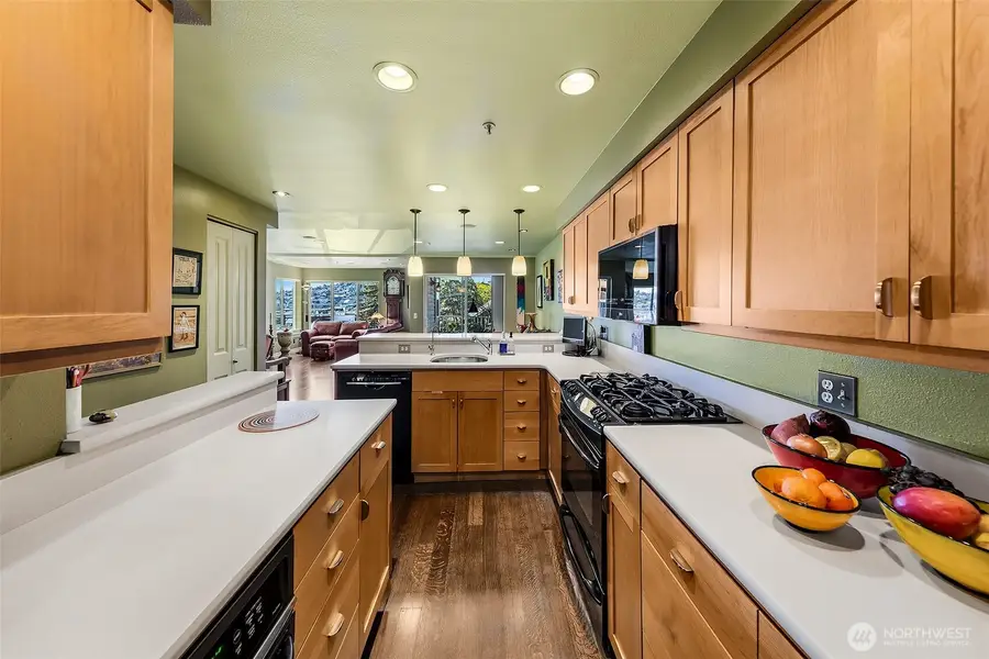 1906 Franklin Place E #201, Seattle, WA 98102 - #3