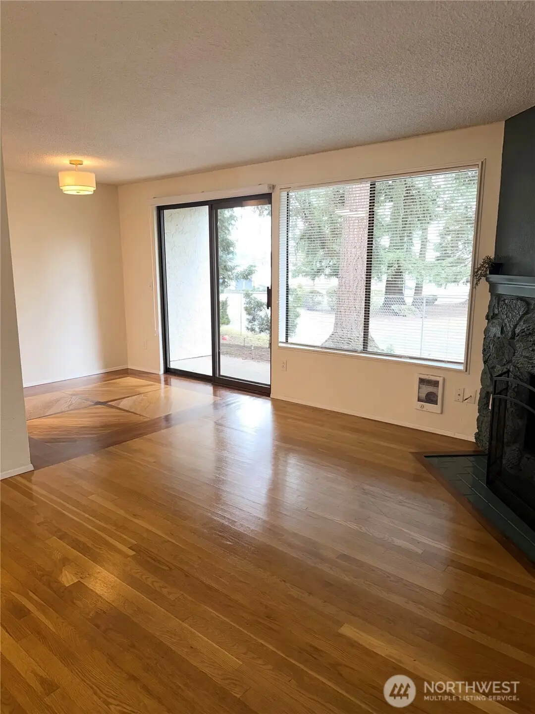 12510 NE 117th Place #B3, Kirkland, WA 98034 - #1