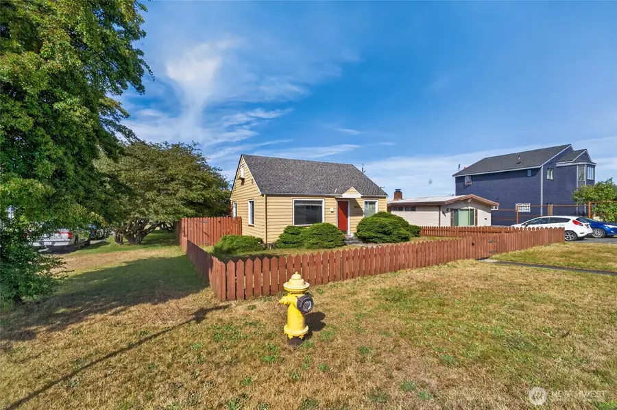 1039 W Sixth Street, Port Angeles, WA 98363 - #3