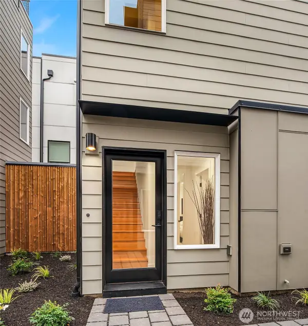 1457 22nd Avenue #B, Seattle, WA 98122