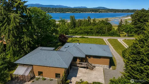 61 Robbins Road, Nordland, WA 98358