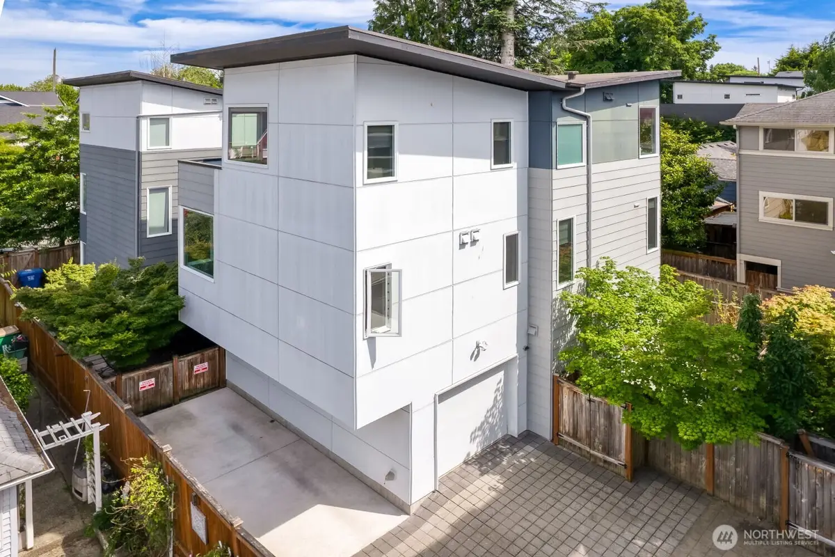 6533 34th Avenue Sw #B, Seattle, WA 98126 - #1
