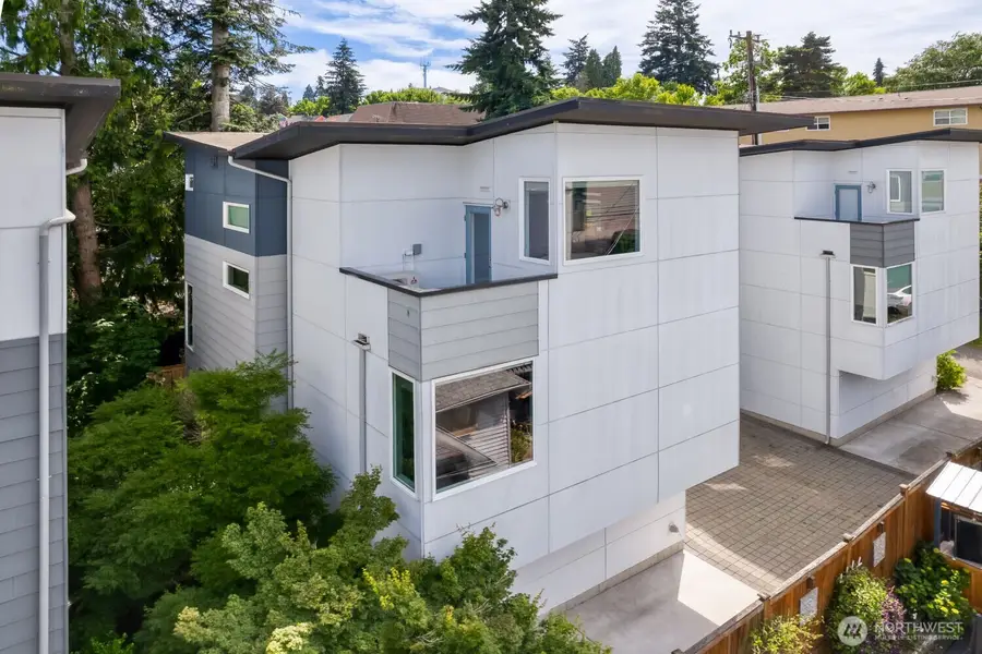 6533 34th Avenue Sw #B, Seattle, WA 98126 - #2