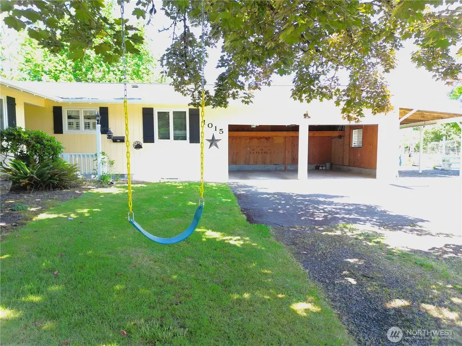 1015 W Fifth Street, Centralia, WA 98531 - #2