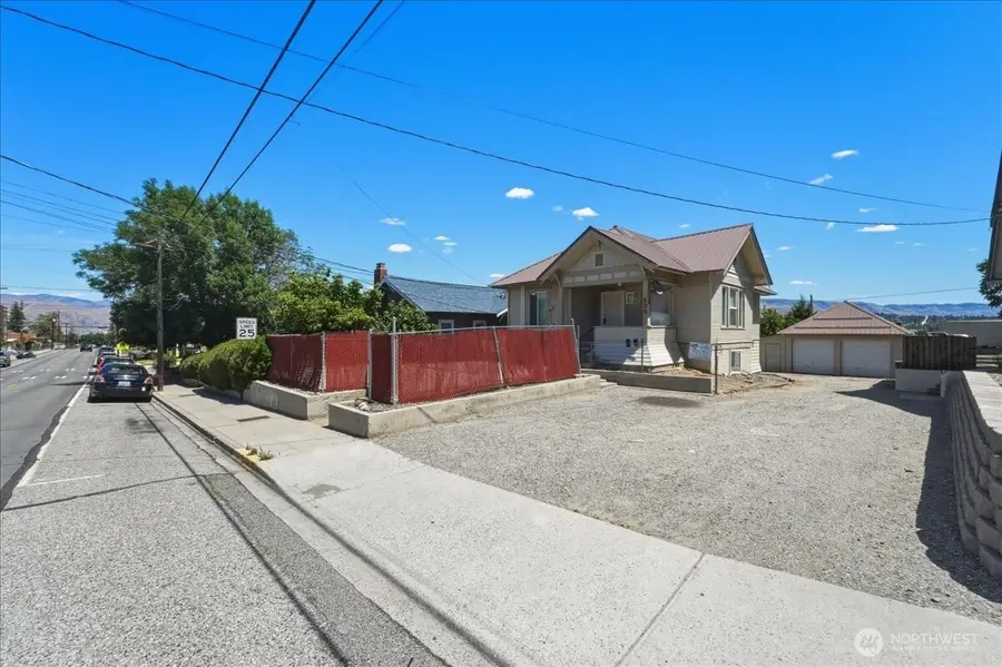 509 Okanogan Avenue, Wenatchee, WA 98801 - #3