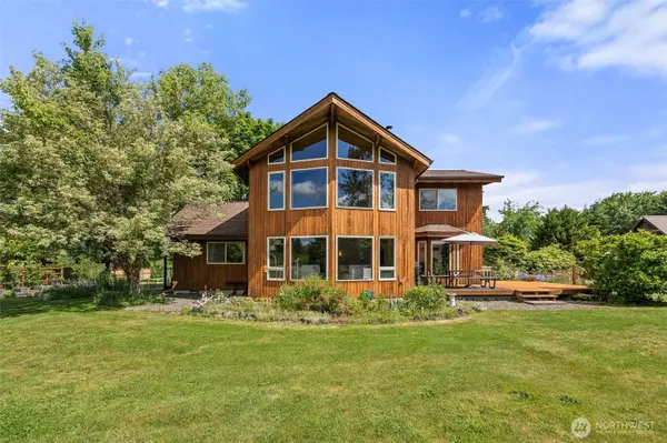 1090 Middle Fork Road, Onalaska, WA 98570