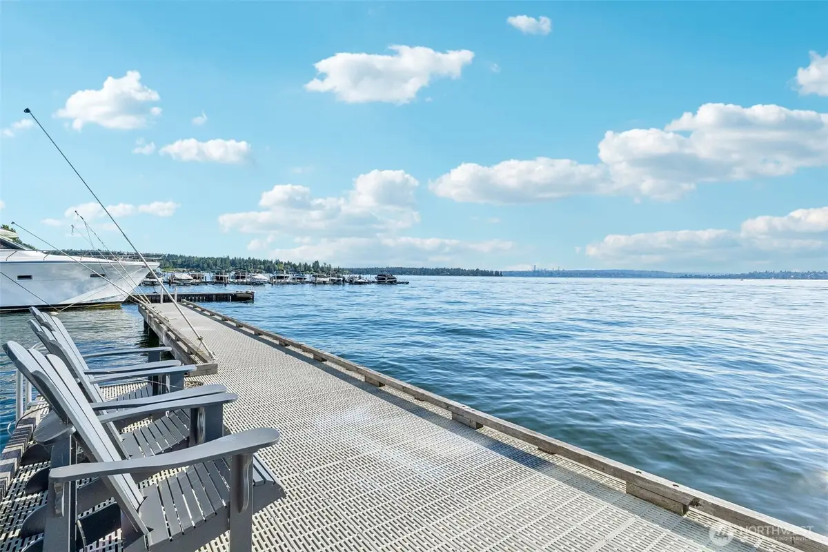 6421 Lake Washington Boulevard Ne #301, Kirkland, WA 98033 - #1