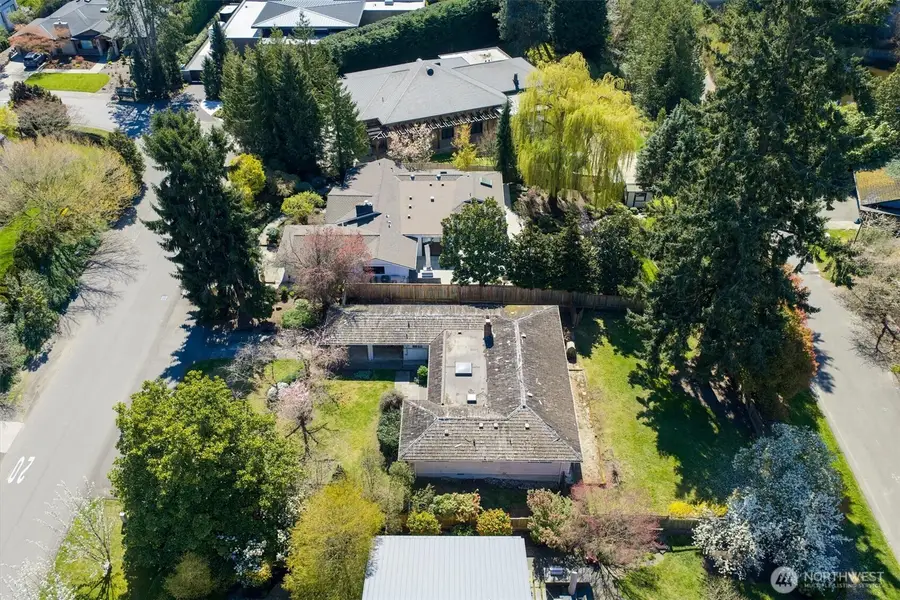 3015 Hunts Point Circle, Hunts Point, WA 98004 - #3