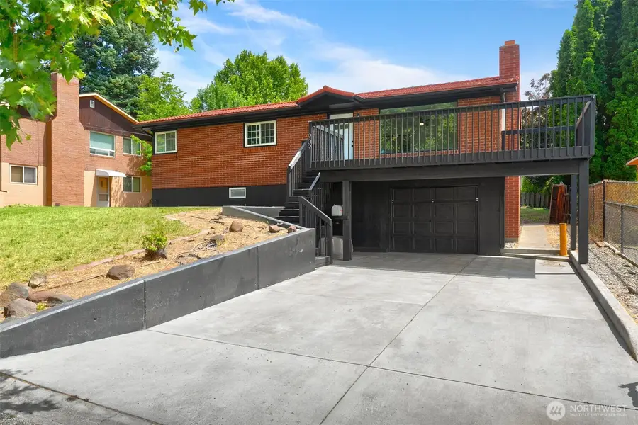 909 S 23rd Avenue, Yakima, WA 98902 - #2