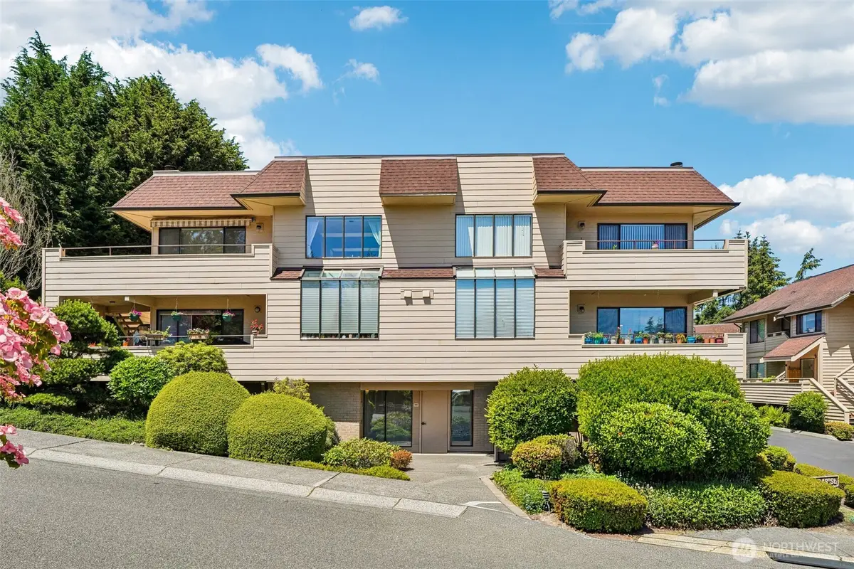 910 S 248th Street, Des Moines, WA 98198 - #1