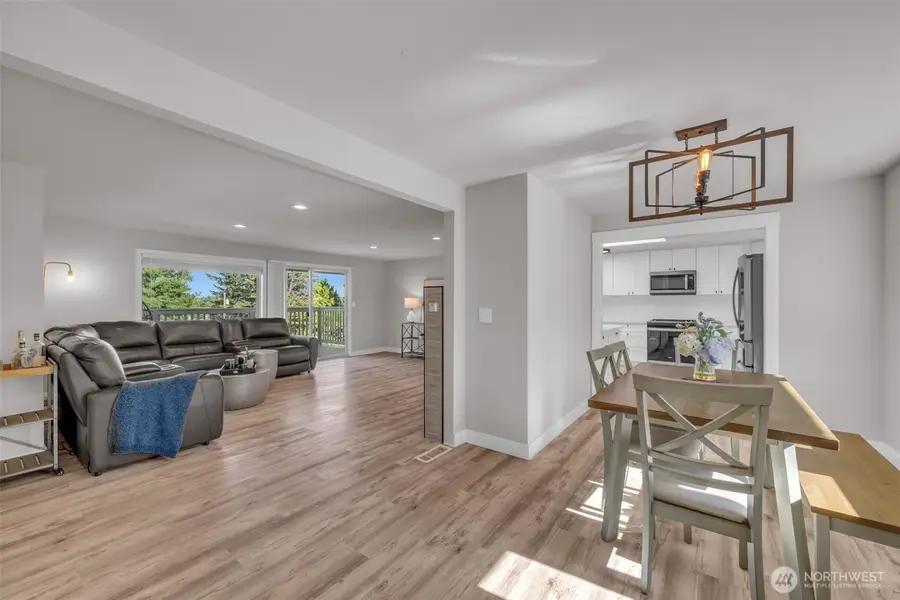 19156 66th Place Ne, Kenmore, WA 98028 - #3