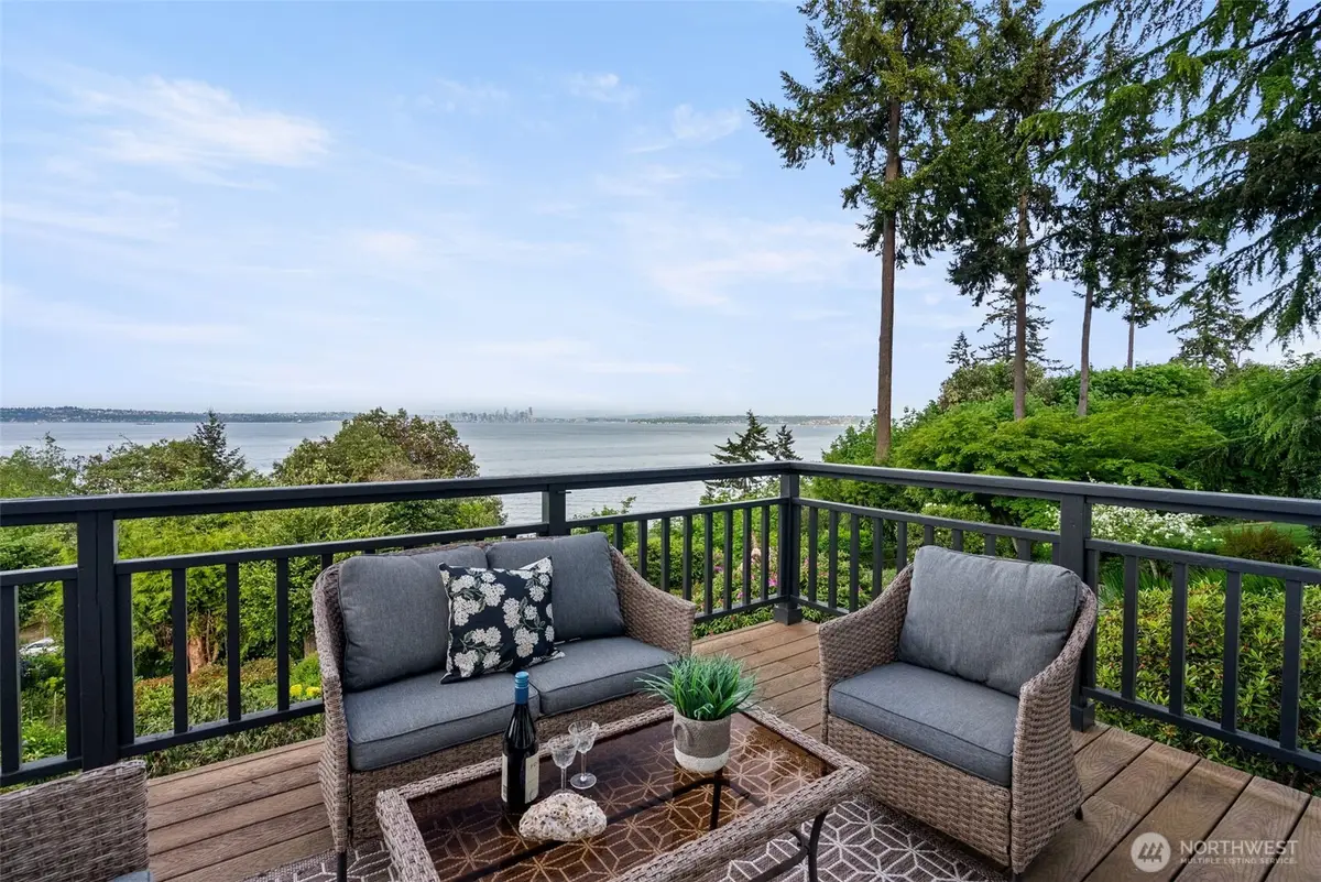 10879 Bill Point Circle Ne, Bainbridge Island, WA 98110 - #1