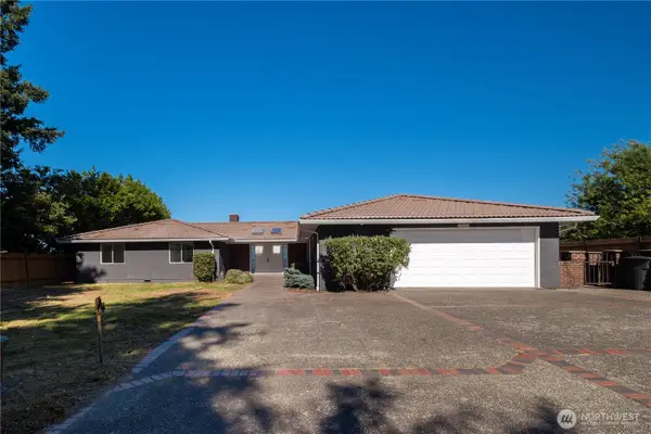 20916 Military Road S, SeaTac, WA 98198
