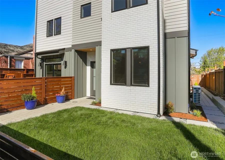 8328 24th Avenue Nw, Seattle, WA 98117 - #3