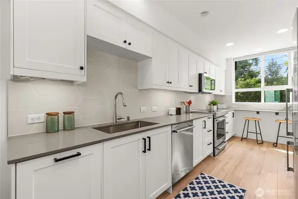2106 NE 85th Street #E, Seattle, WA 98115
