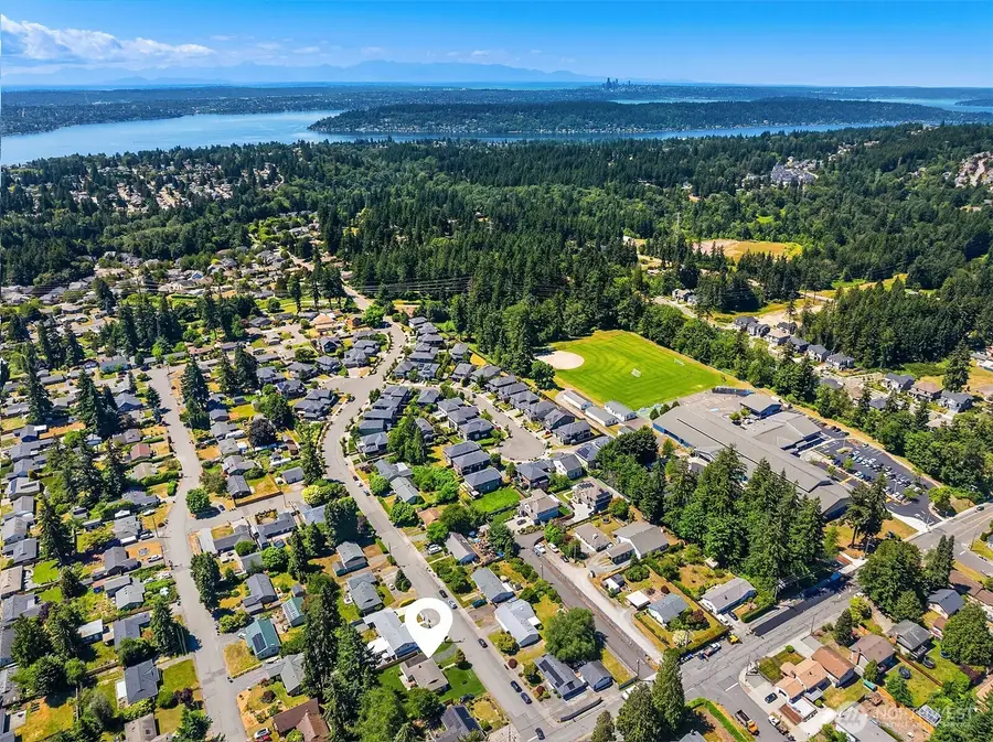 4009 NE 23rd Pl, Renton, WA 98056 - #2