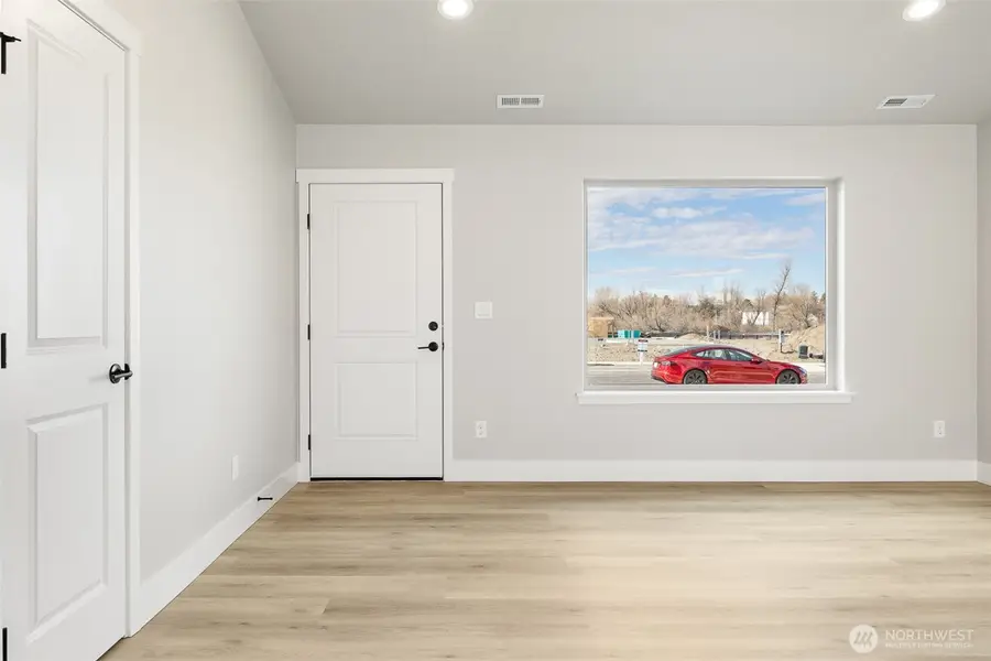 215 Lessor Loop, Moses Lake, WA 98837 - #3