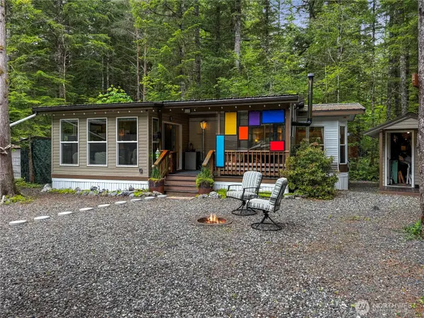 48 Branch Circle, Deming, WA 98244