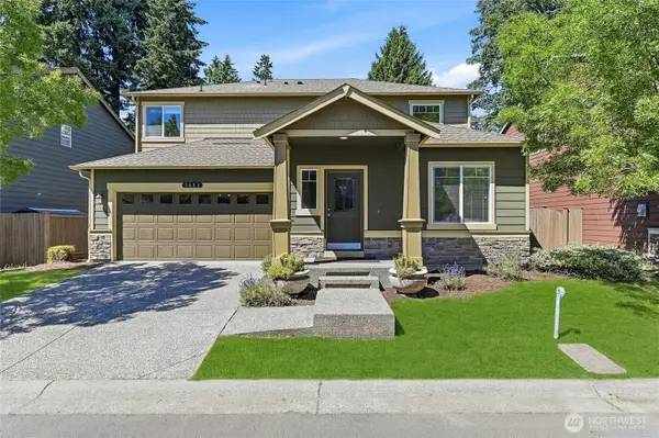 7624 NE 201st Place, Kenmore, WA 98028
