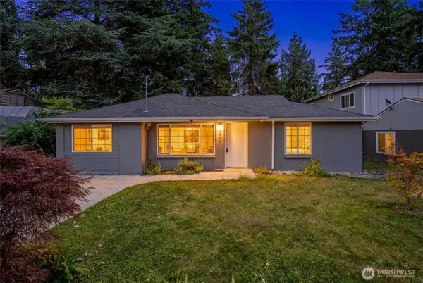 15520 32nd Avenue Ne, Shoreline, WA 98155